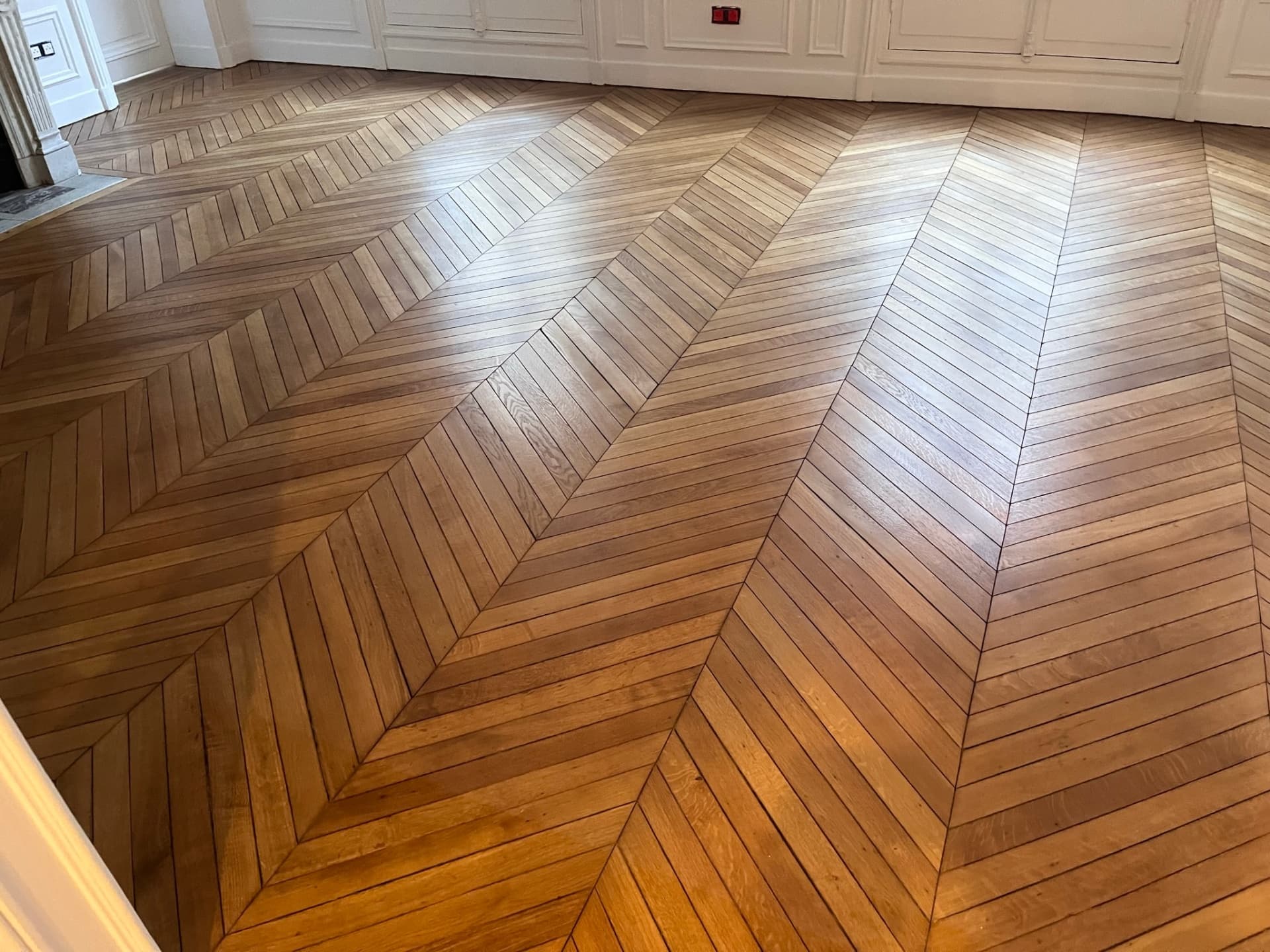 Parquet point de Hongrie vitrifié dans un appartement haussmannien