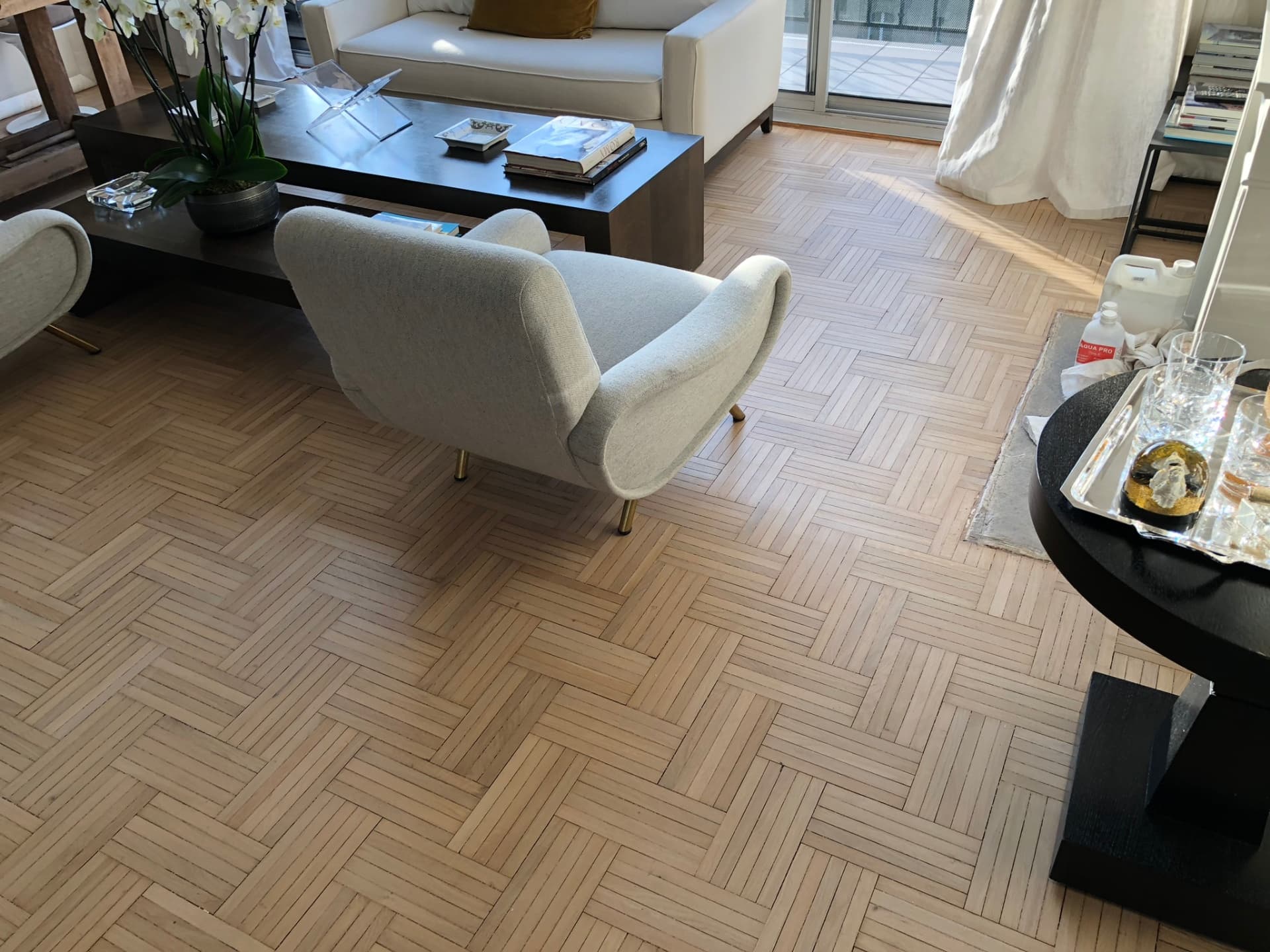Parquet blanchi après essai de teinte