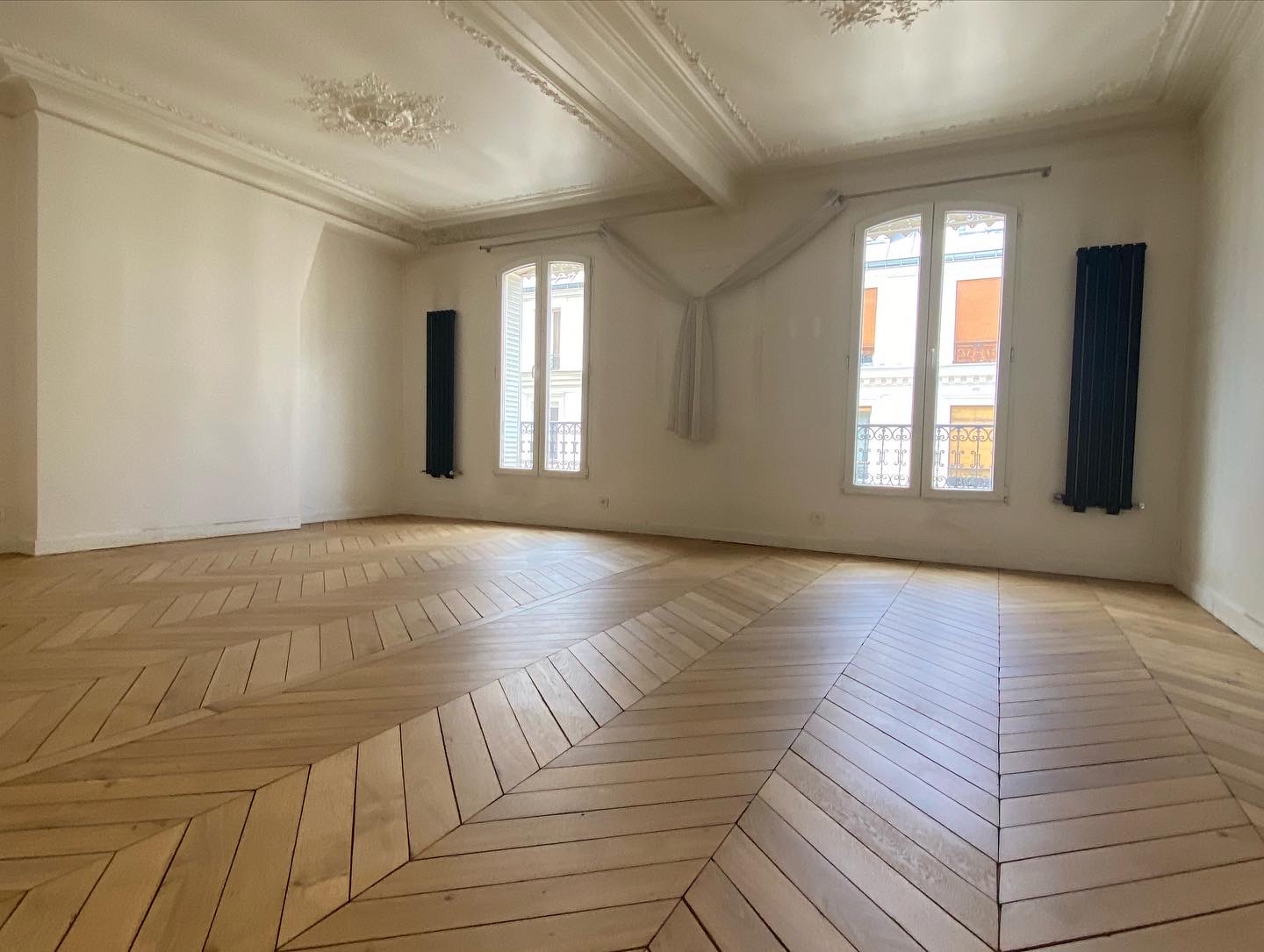 Le même parquet après ponçage et finition